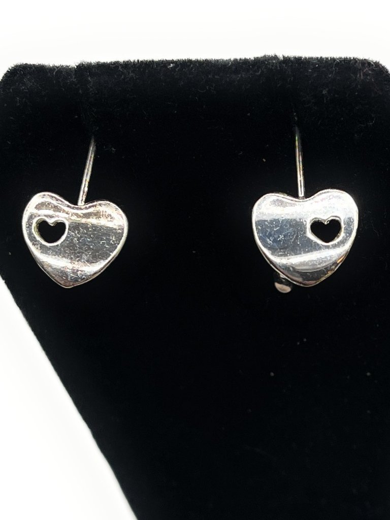 Luv It Retired Premier Designs Earrings  2005 Catalog